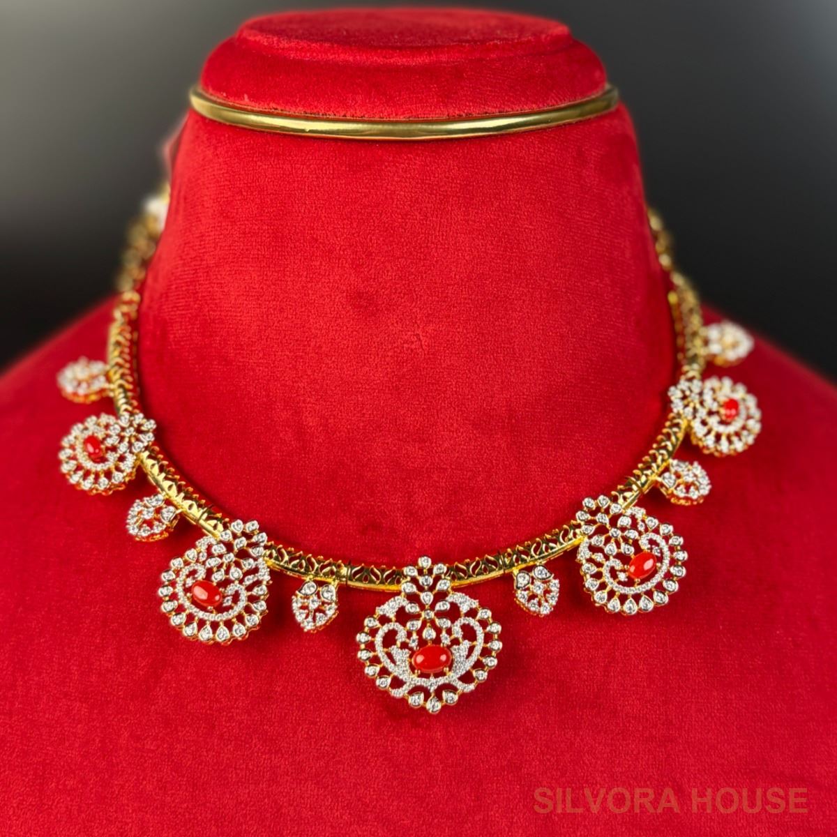 AD CORAL CHOKER