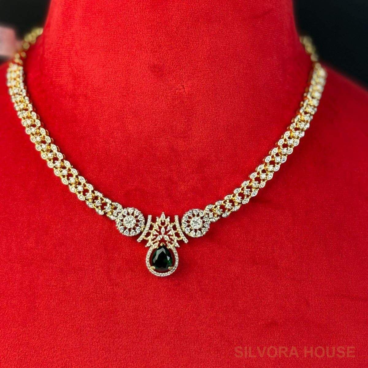 GREEN AD DIAMOND CHOKER